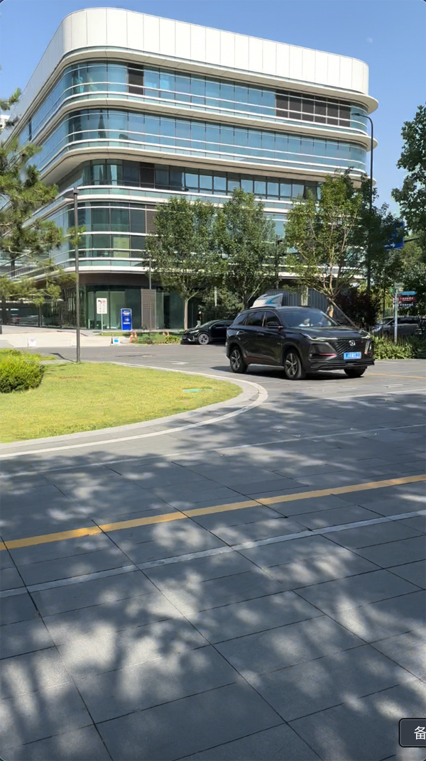 10分鐘一班免費擺渡，文鋒停車讓旅程輕松啟程