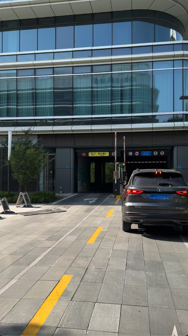 進(jìn)出場全流程拍照存證，保障車主權(quán)益從不含糊